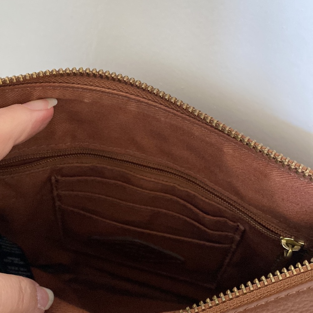 Brown leather Fossil crossbody purse - Picture 5 of 13